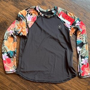NWT Hurley Black Multicolor Floral Rash Guard SZ medium. SPF50 (Z7)